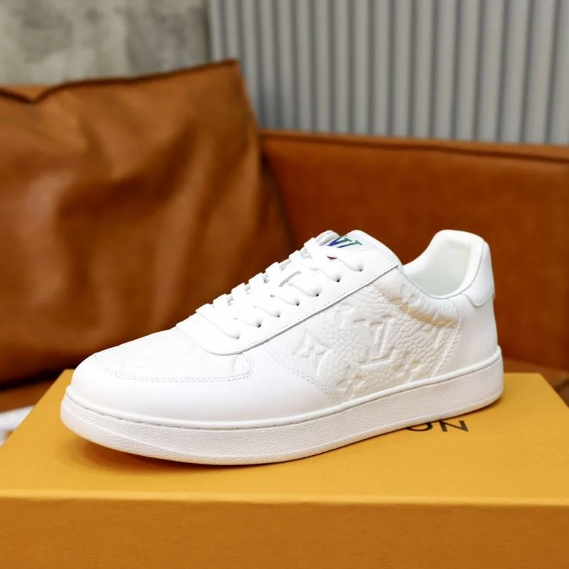 Louis Vuitton Low Shoes EyeCatching 32930