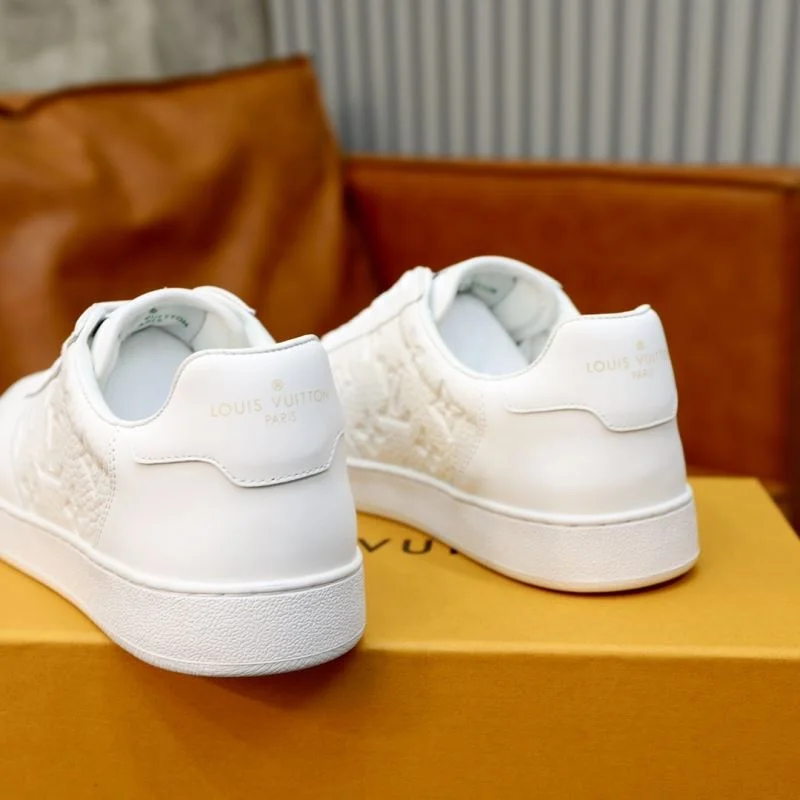 Louis Vuitton Low Shoes EyeCatching 32930