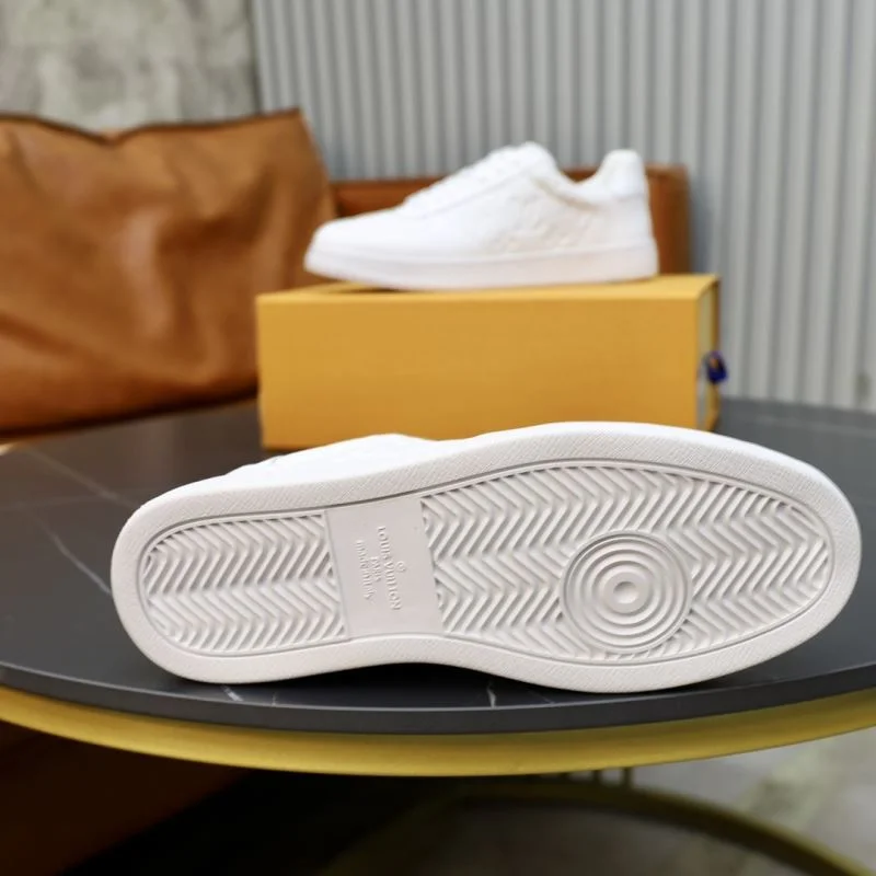 Louis Vuitton Low Shoes EyeCatching 32930