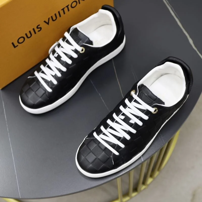 ModernLook Louis Vuitton Low Shoes 32927
