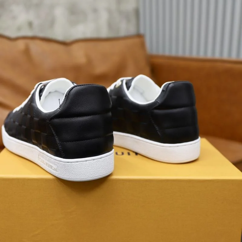 ModernLook Louis Vuitton Low Shoes 32927