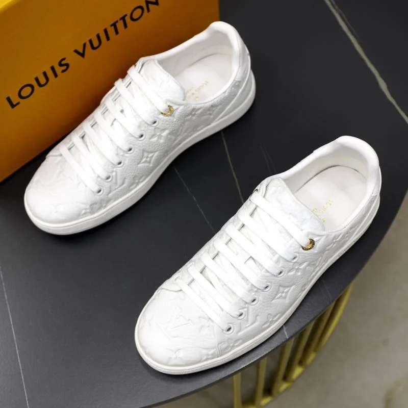 Louis Vuitton Low Shoes Chic 32919