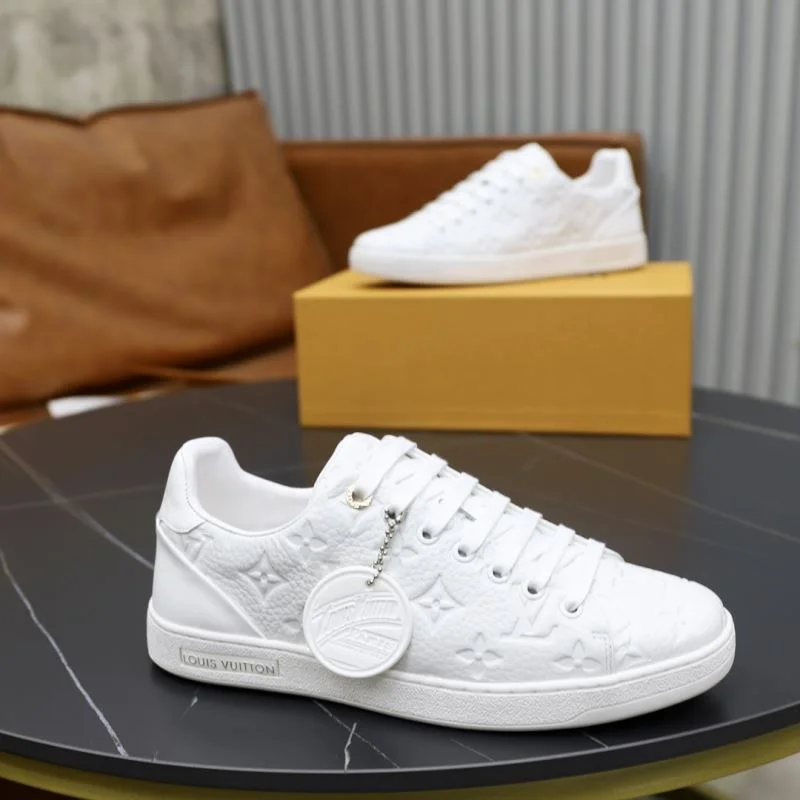 Louis Vuitton Low Shoes Chic 32919
