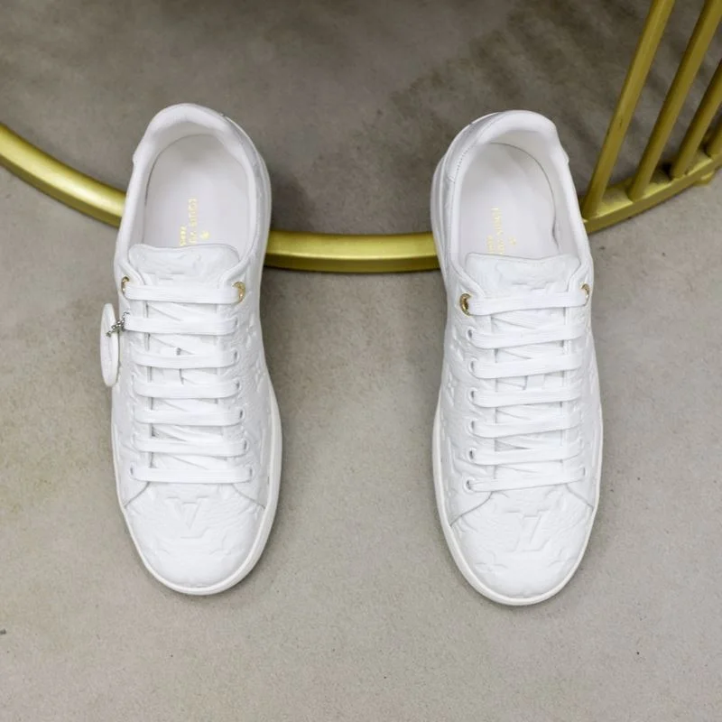 Louis Vuitton Low Shoes Chic 32919