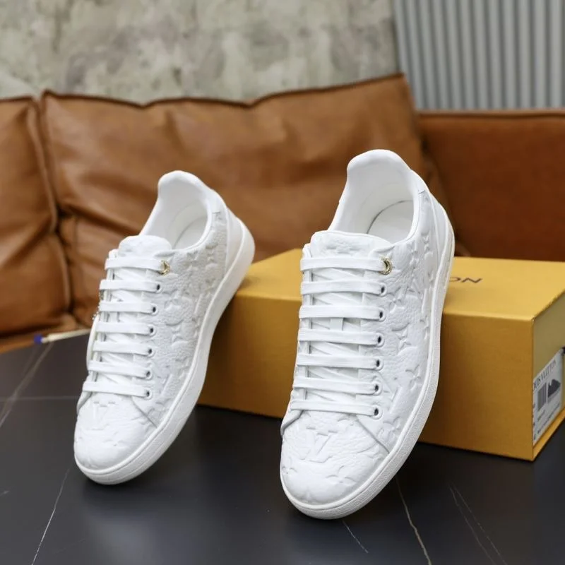Louis Vuitton Low Shoes Chic 32919