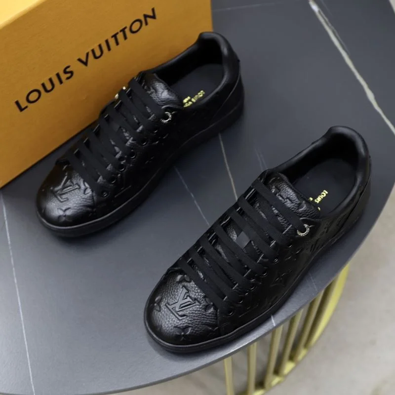 Louis Vuitton Low Shoes Functional 32926