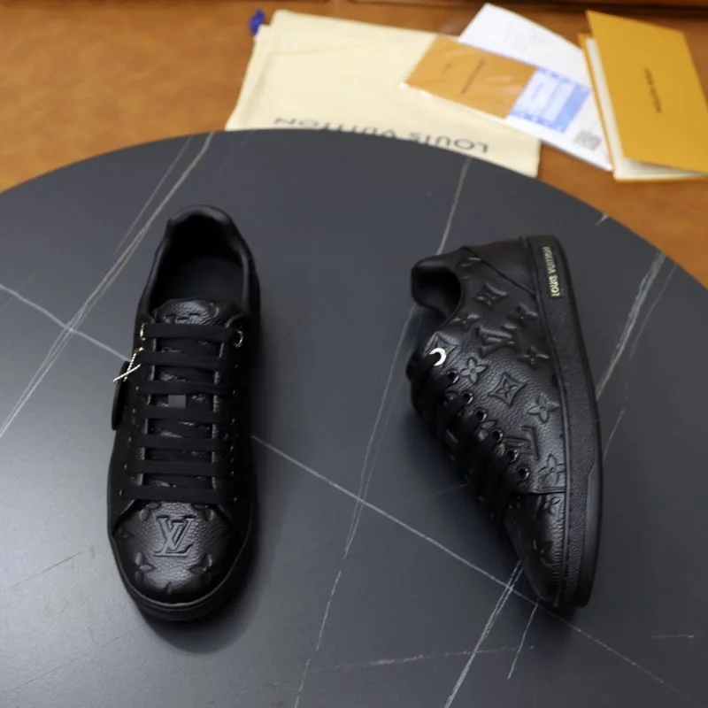 Louis Vuitton Low Shoes Functional 32926