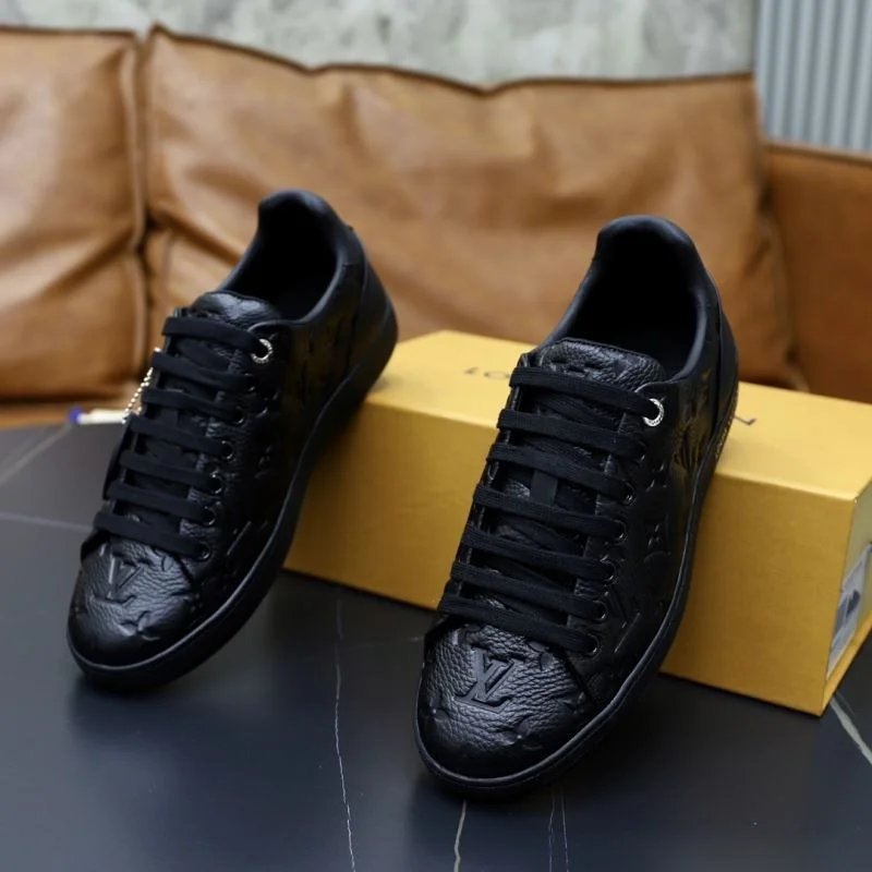 Louis Vuitton Low Shoes Functional 32926
