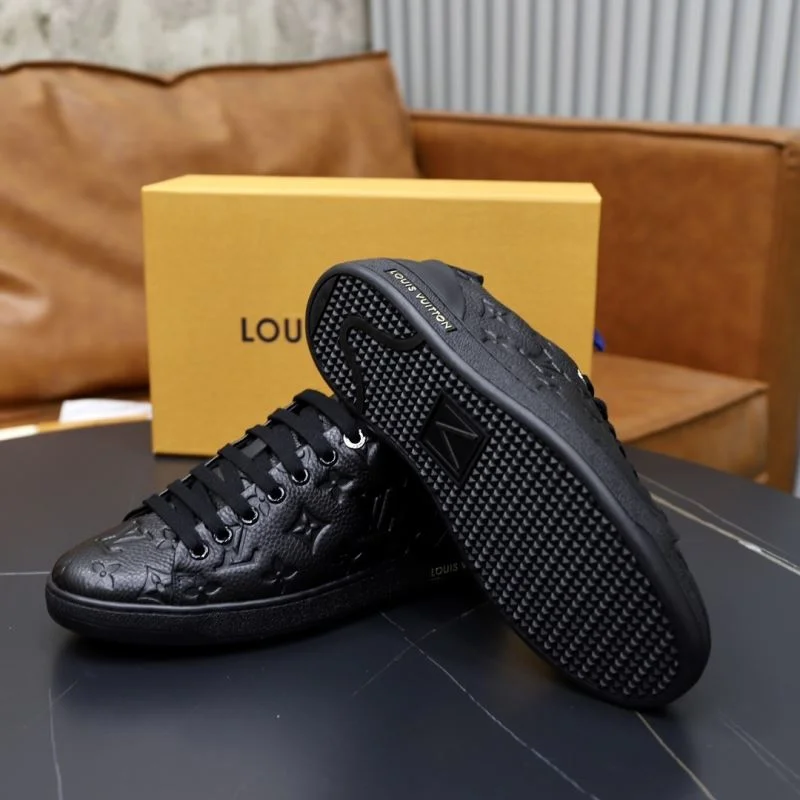 Louis Vuitton Low Shoes Functional 32926