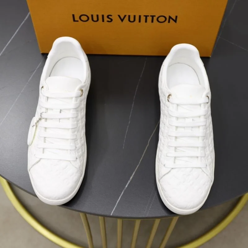 Louis Vuitton Low Shoes Bold 32918