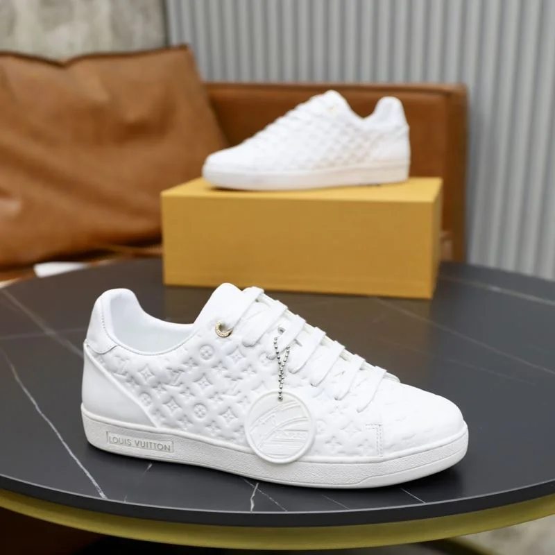Louis Vuitton Low Shoes Bold 32918