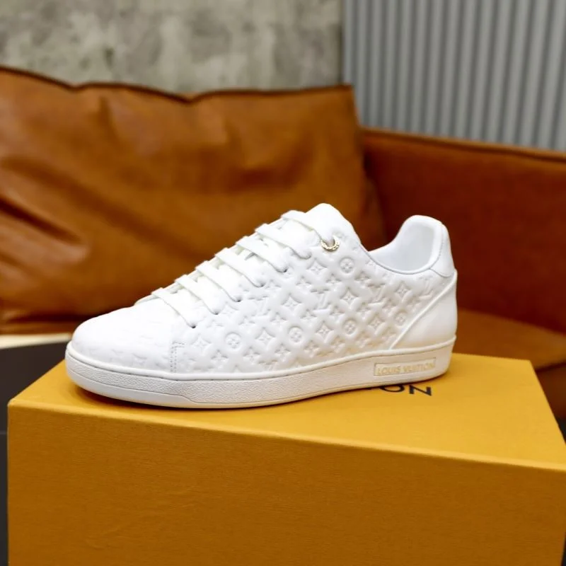 Louis Vuitton Low Shoes Bold 32918