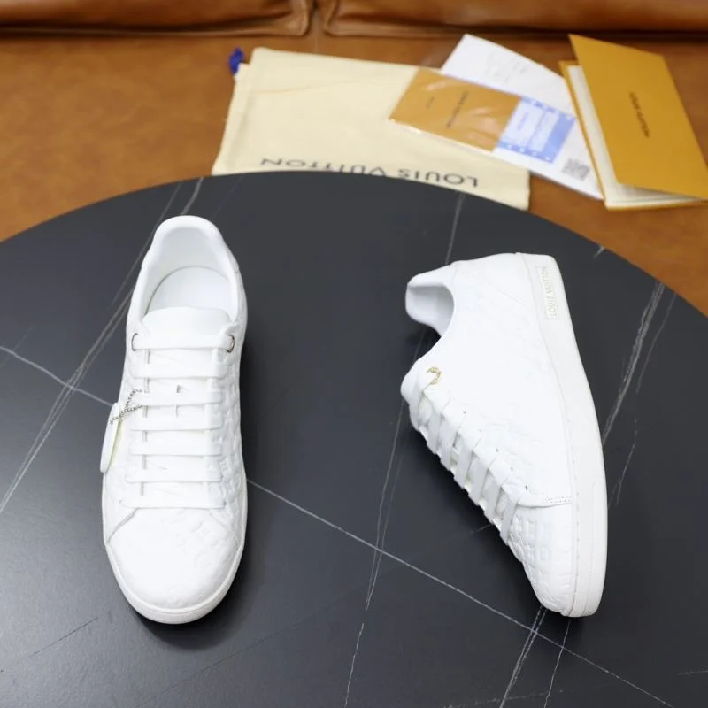 Louis Vuitton Low Shoes Bold 32918