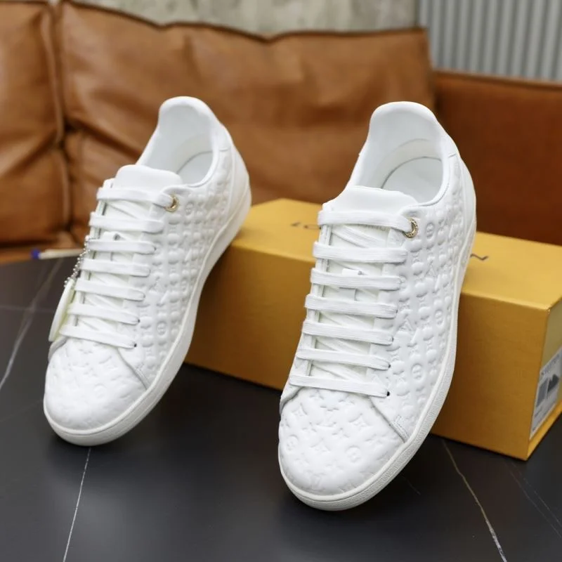 Louis Vuitton Low Shoes Bold 32918