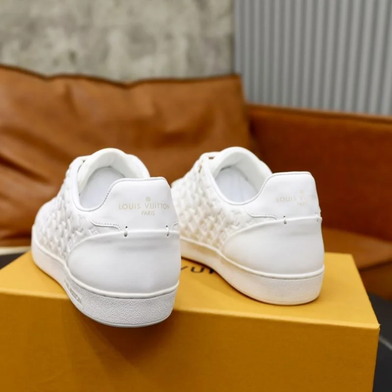 Louis Vuitton Low Shoes Bold 32918
