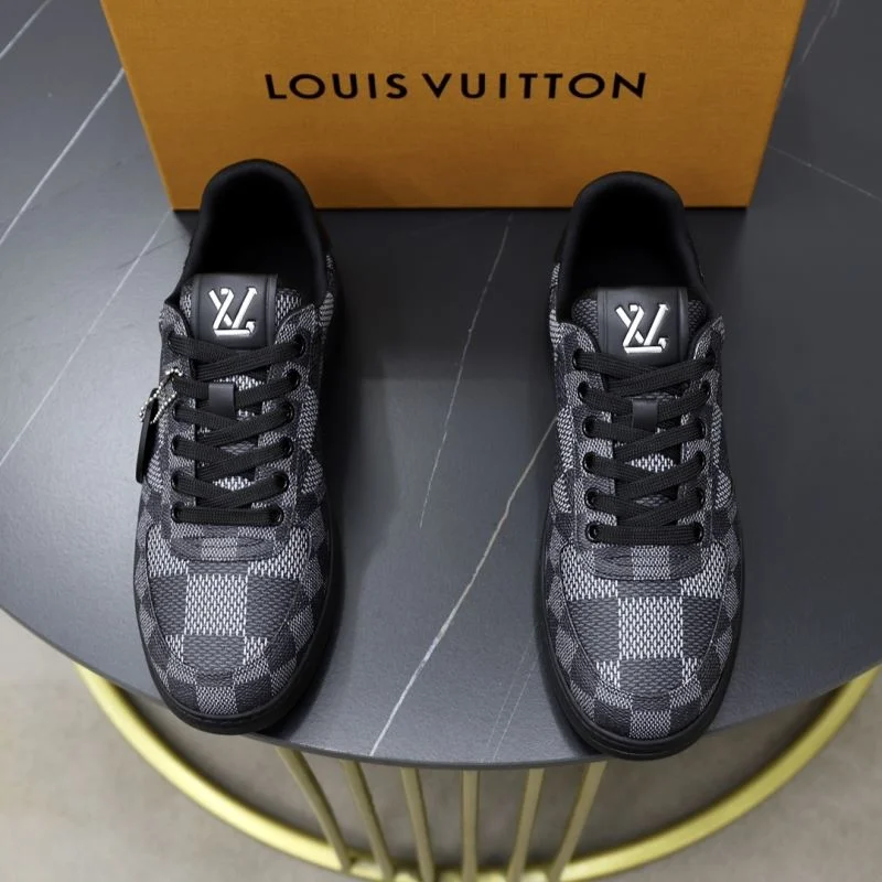 Flexible Louis Vuitton Low Shoes 32937