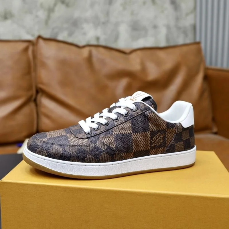 Casual Louis Vuitton Low Shoes 32938