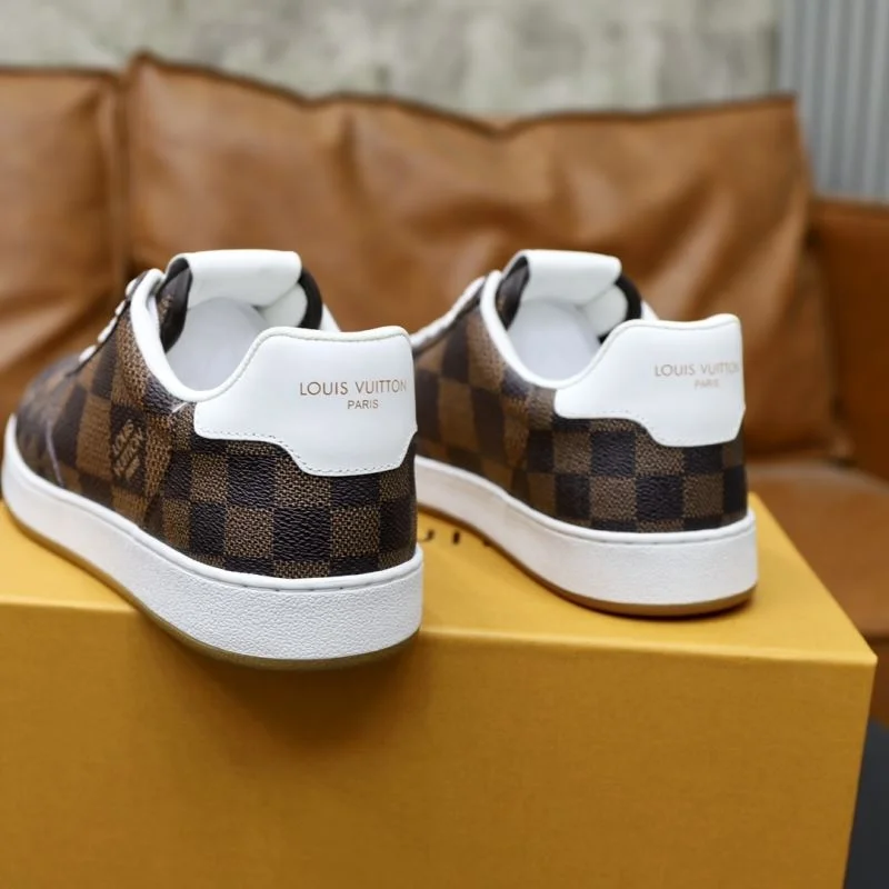Casual Louis Vuitton Low Shoes 32938