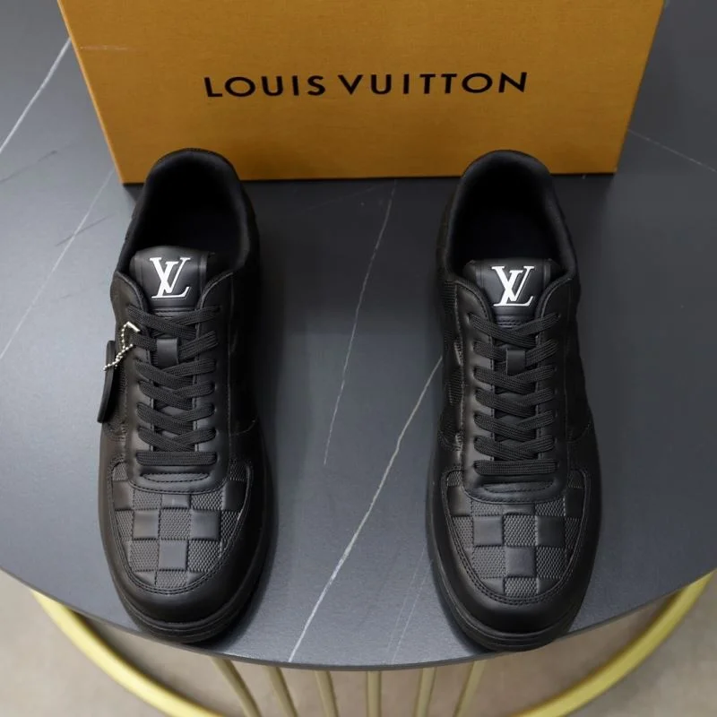 Louis Vuitton Low Shoes Effortless 32922