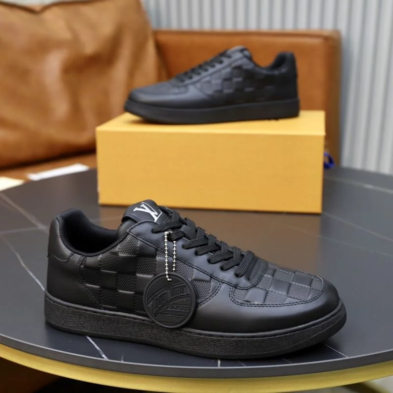 Louis Vuitton Low Shoes Effortless 32922