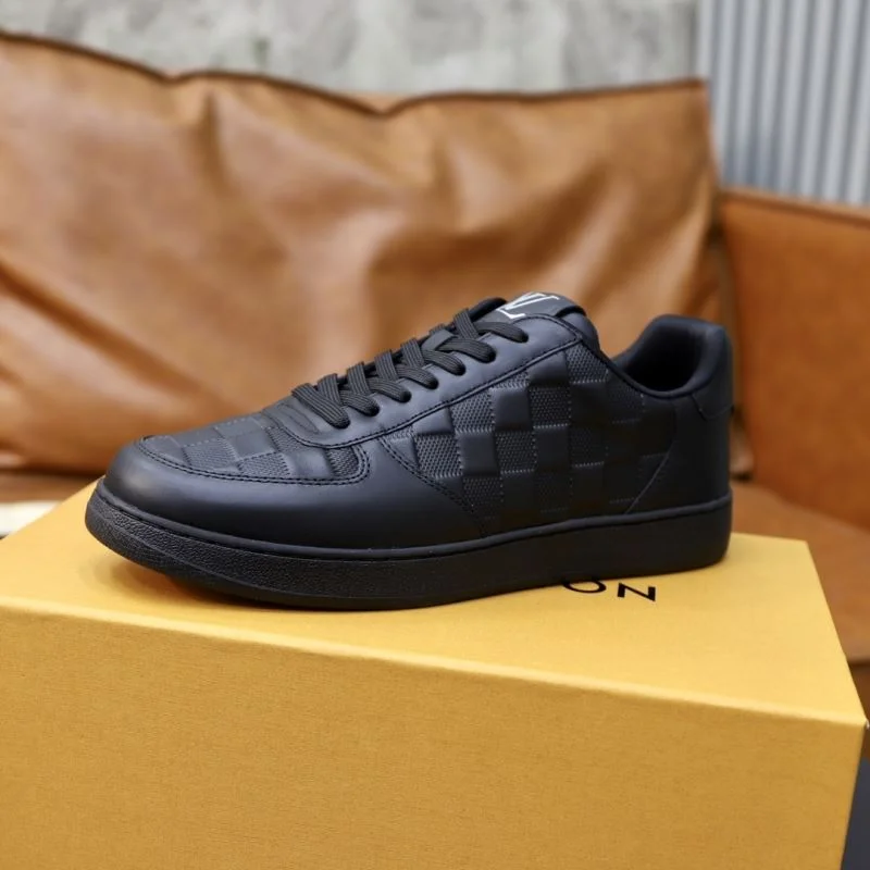 Louis Vuitton Low Shoes Effortless 32922