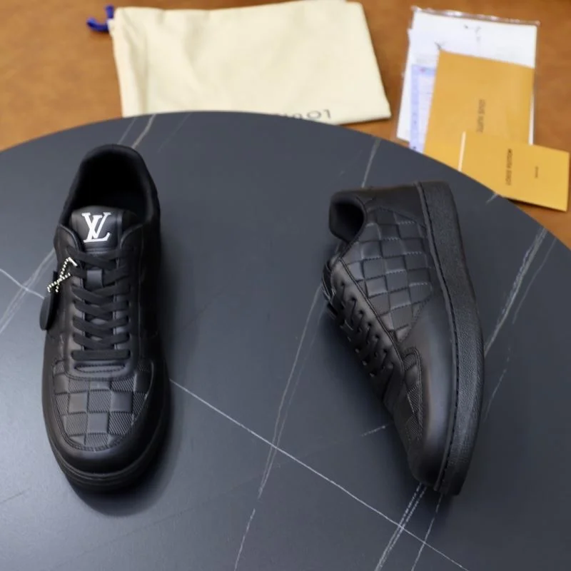 Louis Vuitton Low Shoes Effortless 32922
