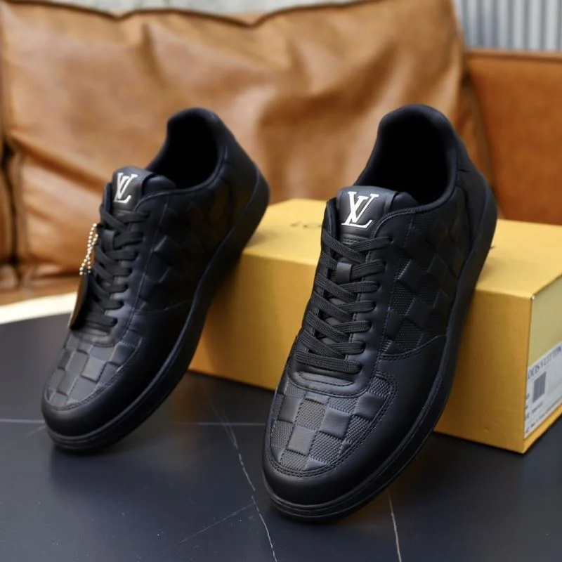Louis Vuitton Low Shoes Effortless 32922