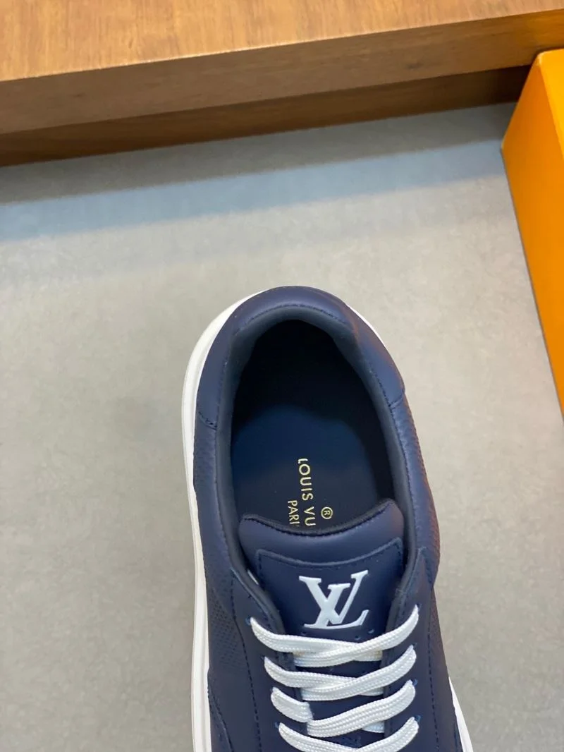 FashionForward Louis Vuitton Low Shoes 32940