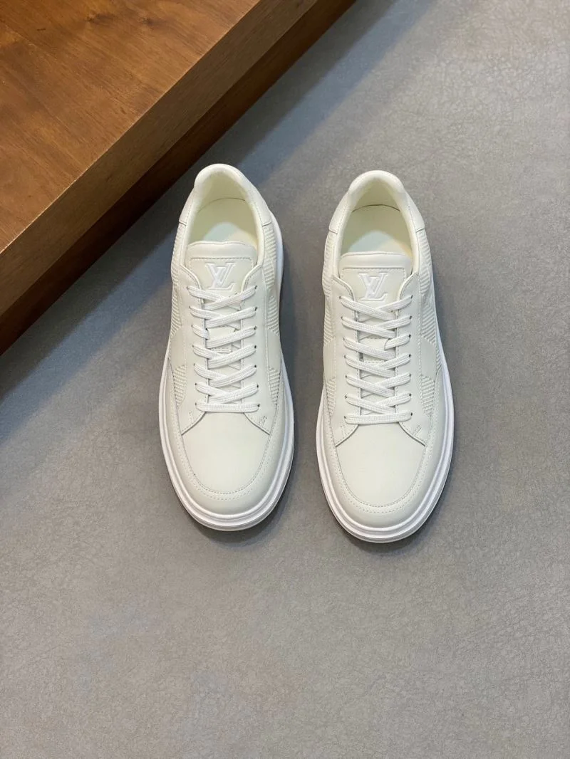 Louis Vuitton Low Shoes Trendsetting 32923