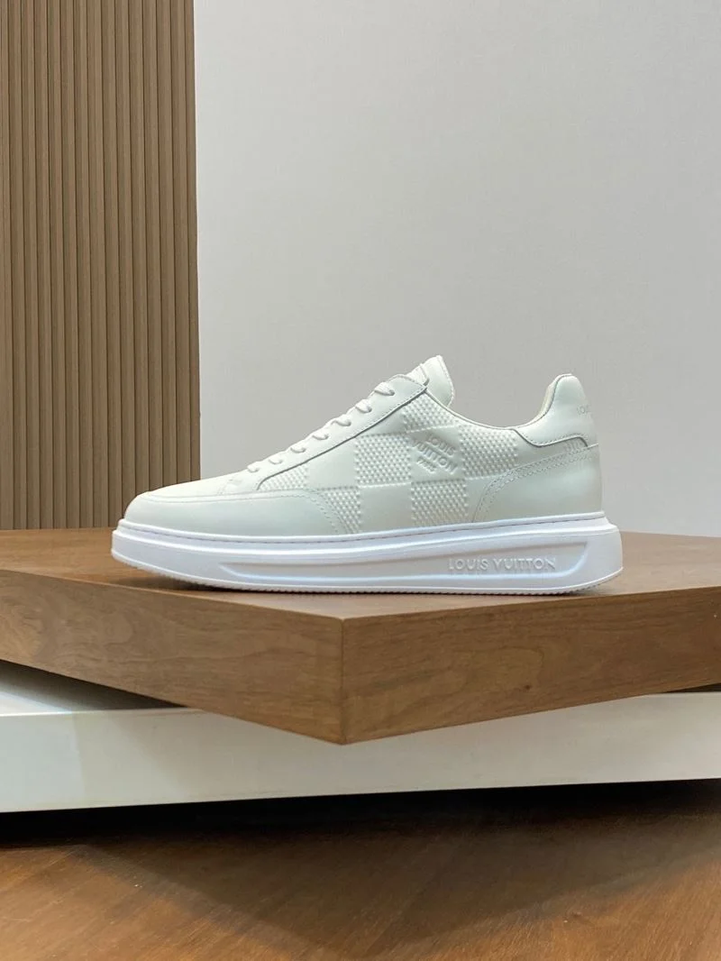 Louis Vuitton Low Shoes Trendsetting 32923