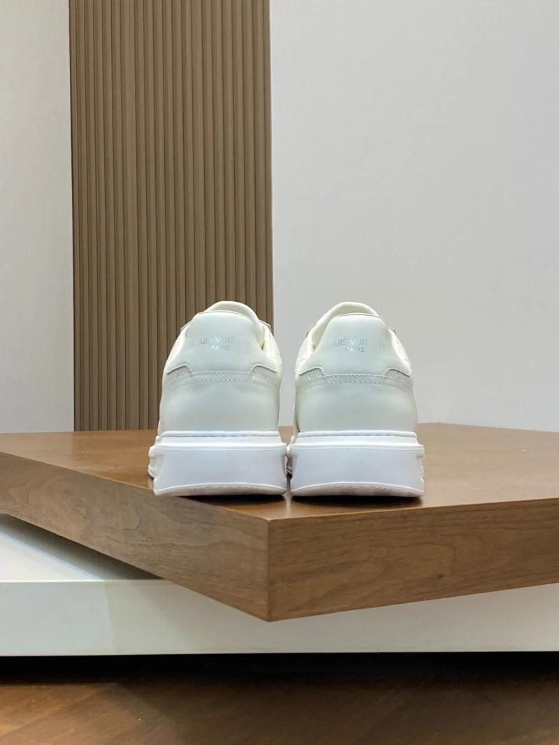 Louis Vuitton Low Shoes Trendsetting 32923