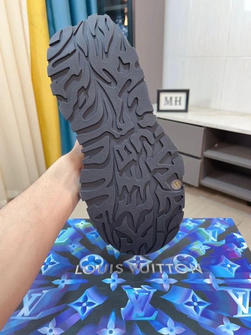 Sophisticated Louis Vuitton Low Shoes 32921