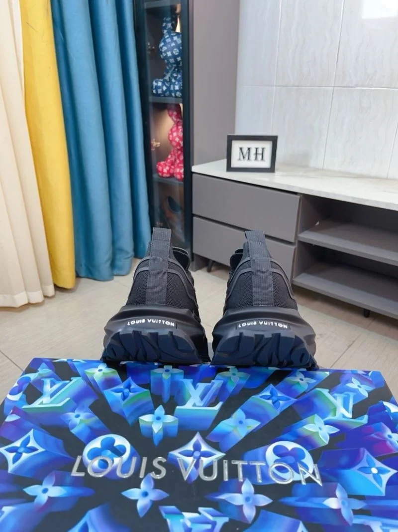 Sophisticated Louis Vuitton Low Shoes 32921