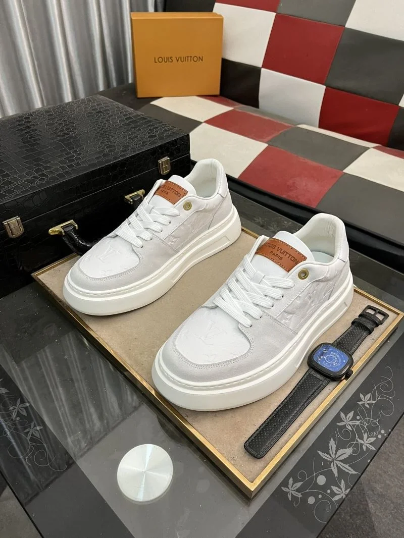 Fashionable Louis Vuitton Low Shoes 32920