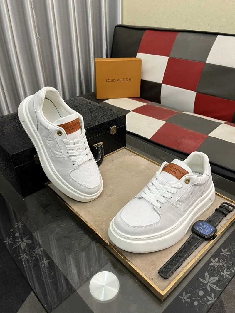Fashionable Louis Vuitton Low Shoes 32920