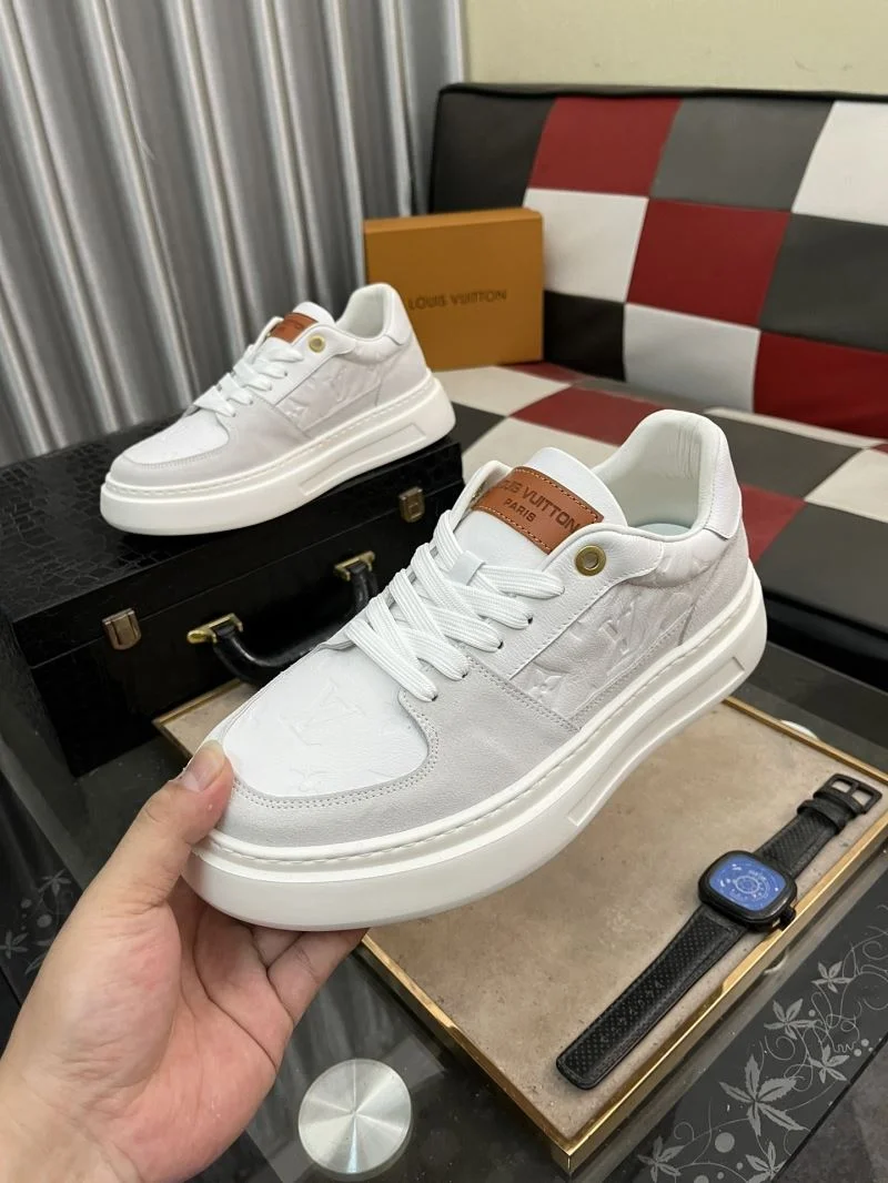 Fashionable Louis Vuitton Low Shoes 32920