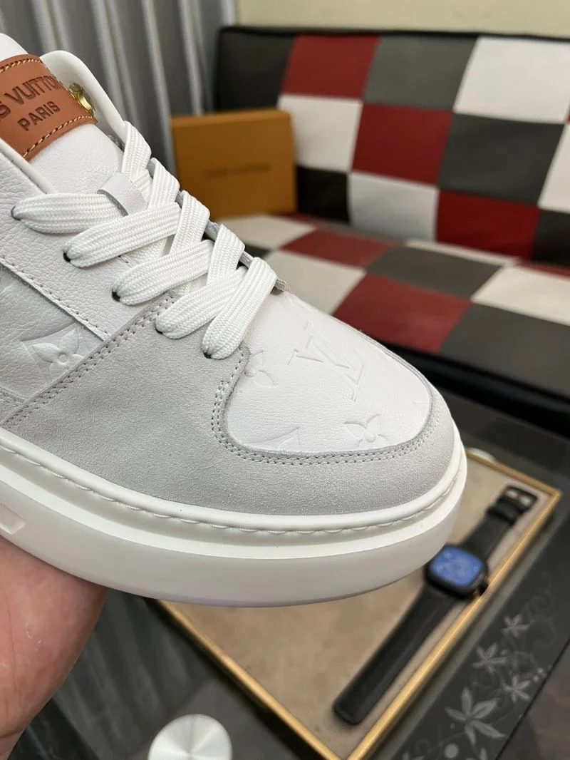 Fashionable Louis Vuitton Low Shoes 32920