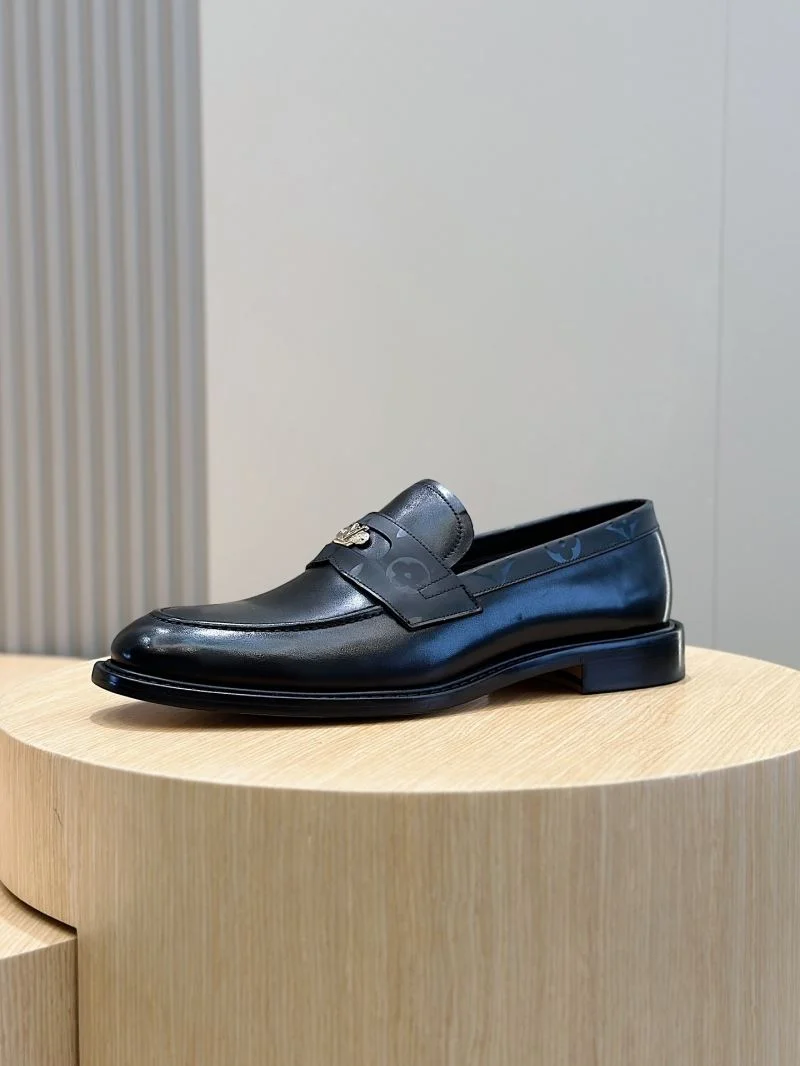 Louis Vuitton Low Shoes SmoothTexture 32914