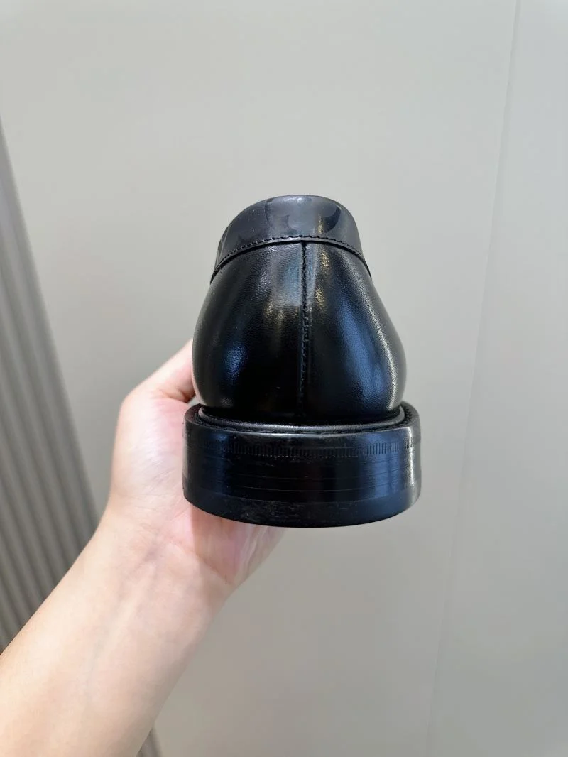Louis Vuitton Low Shoes SmoothTexture 32914