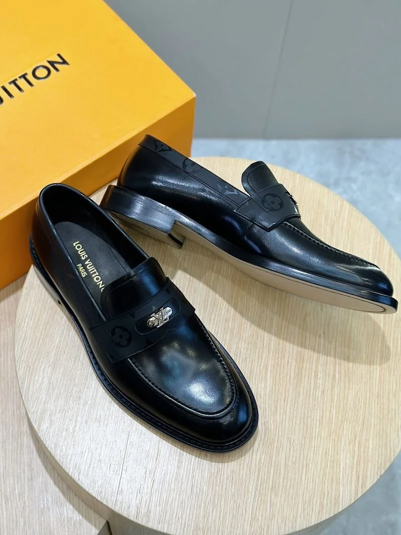 Louis Vuitton Low Shoes SmoothTexture 32914