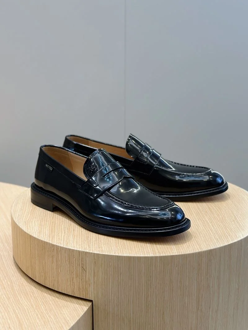 Durable Louis Vuitton Low Shoes 32913