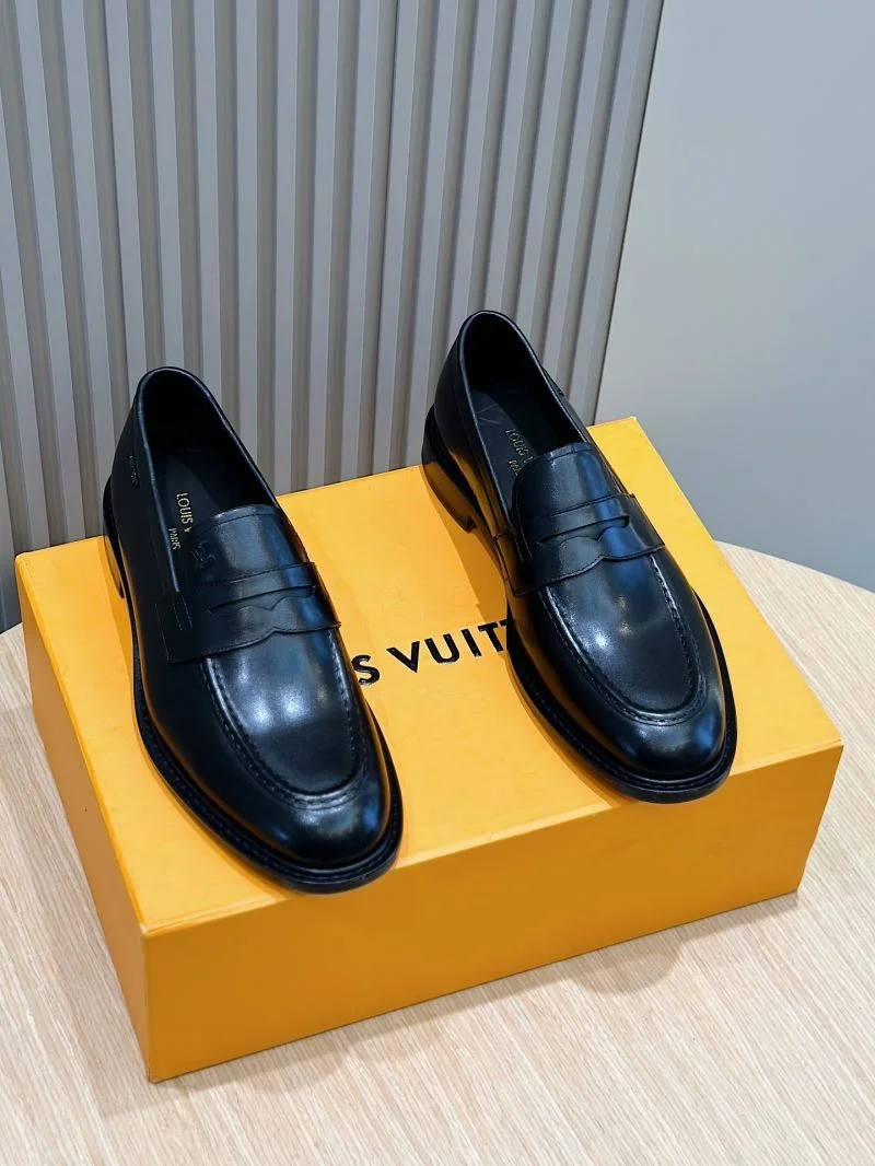 Cozy Louis Vuitton Low Shoes 32911