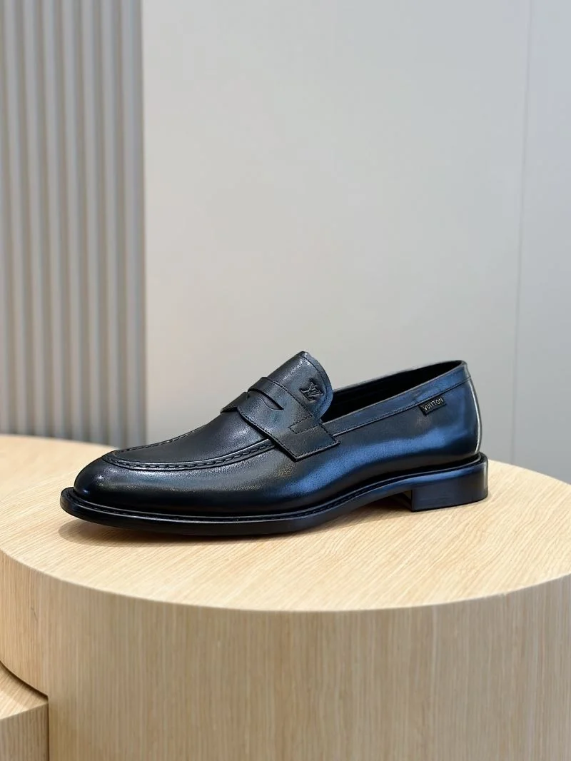 Cozy Louis Vuitton Low Shoes 32911
