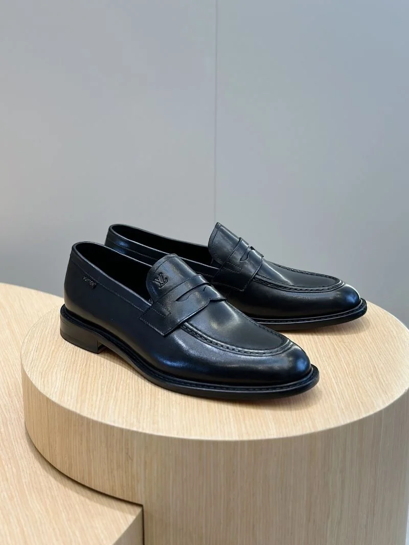 Cozy Louis Vuitton Low Shoes 32911