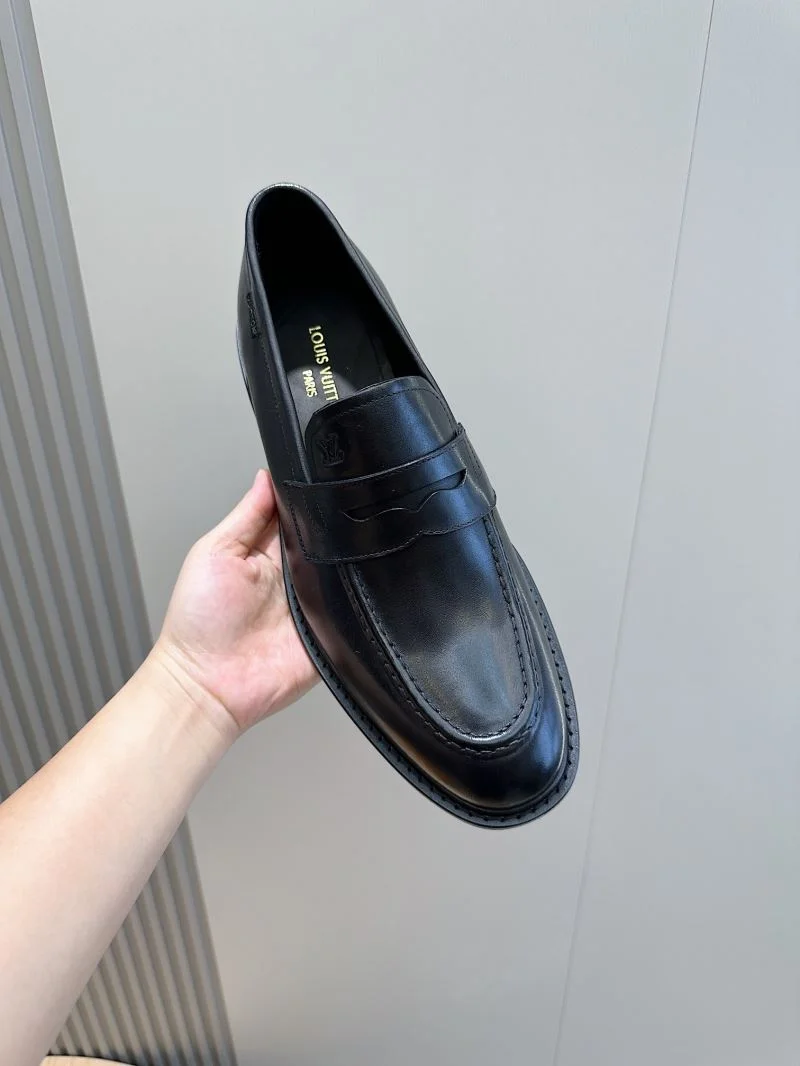 Cozy Louis Vuitton Low Shoes 32911
