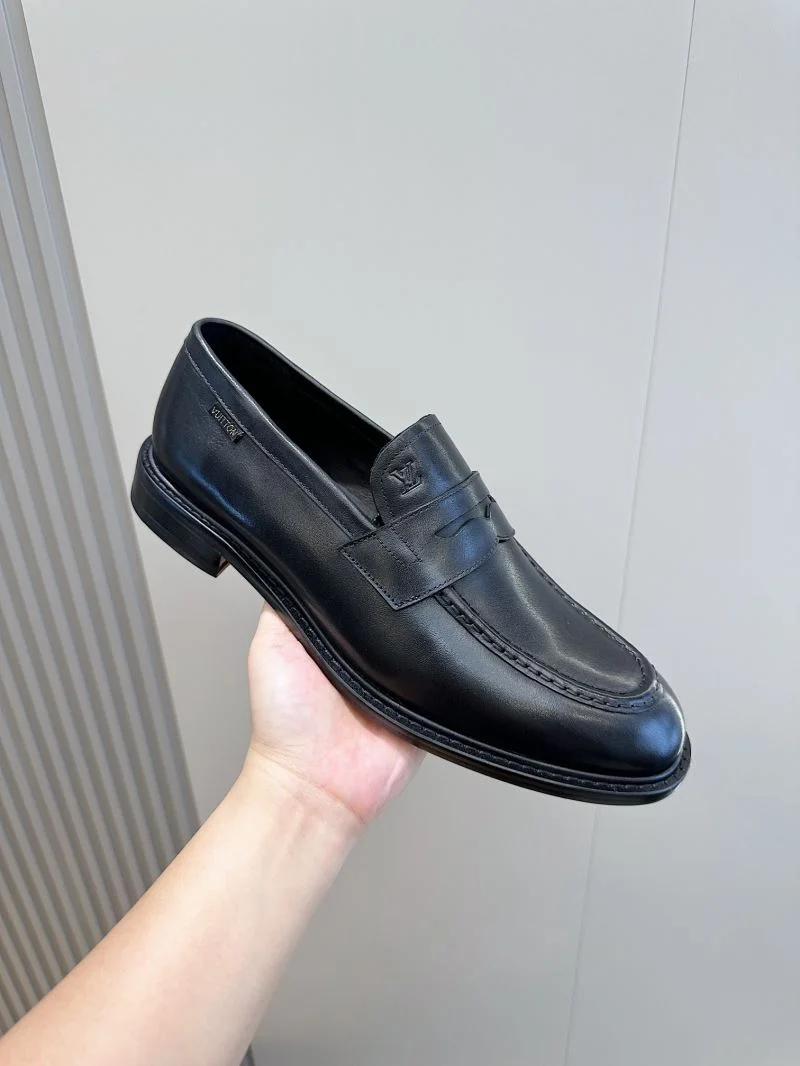 Cozy Louis Vuitton Low Shoes 32911