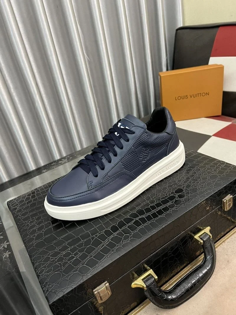 Seasonal Louis Vuitton Low Shoes 32881