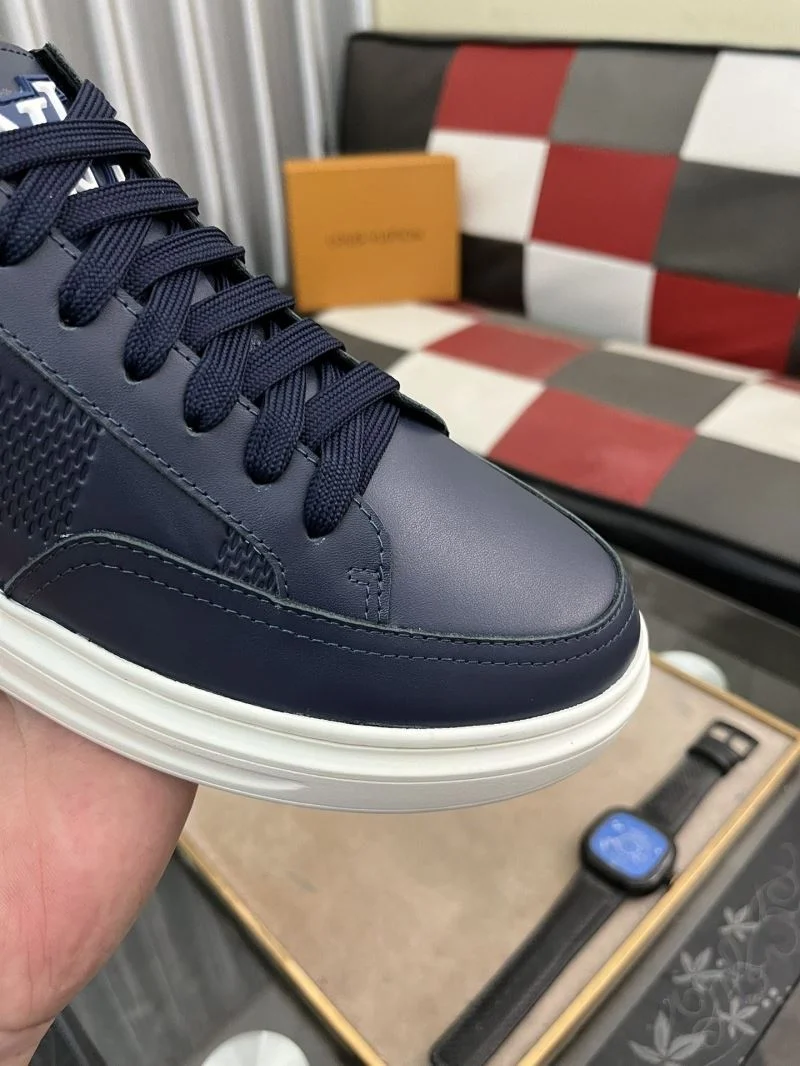 Seasonal Louis Vuitton Low Shoes 32881