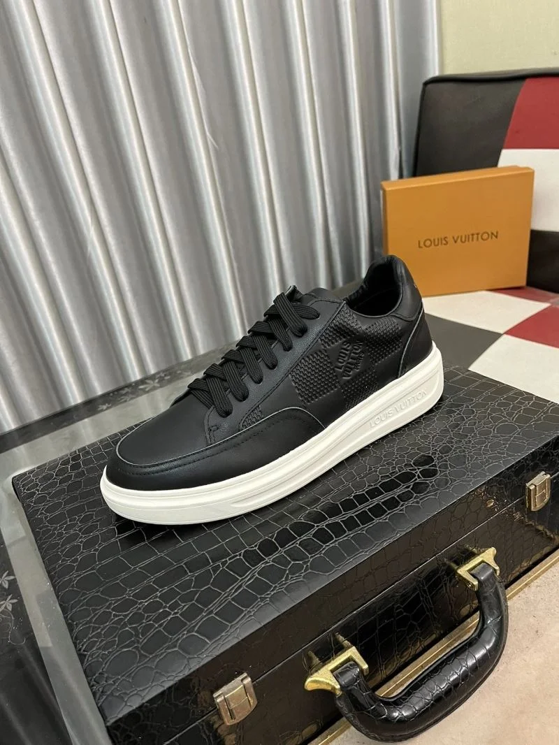 Elegant Louis Vuitton Low Shoes 32895