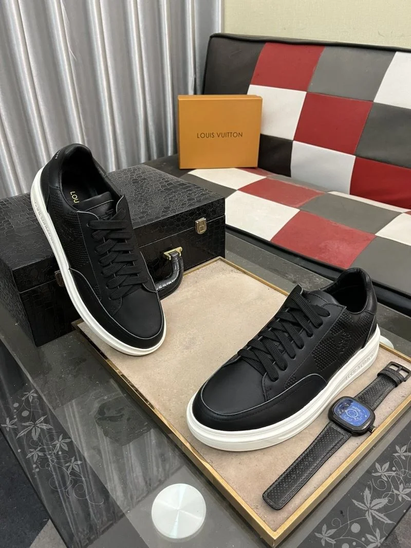 Elegant Louis Vuitton Low Shoes 32895